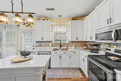 10443 Henbane Court, Charlotte, NC 28213 - Photo 3