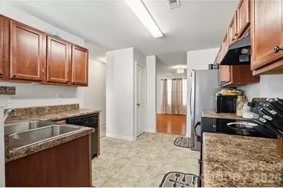 327 Ferrell Avenue, Charlotte, NC 28216 - Photo 11