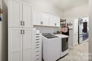 4406 Clos Du Val Rd, Charlotte, NC 28214 - Photo 25