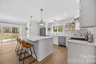 304 Epperstone Ln, Matthews, NC 28105 - Photo 5