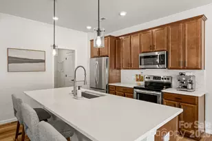 8208 Merryvale Ln, Charlotte, NC 28214 - Photo 13