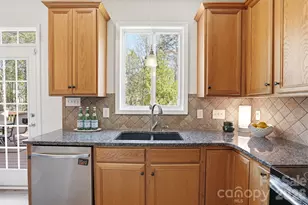 10056 Paisley Dr, Charlotte, NC 28269 - Photo 13