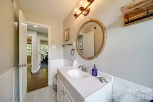 1512 Newcastle St, Charlotte, NC 28216 - Photo 13