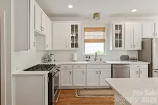 869 Stratford Run Dr, Fort Mill, SC 29708 - Photo 11