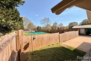 513 7th St SW, Taylorsville, NC 28681 - Photo 9