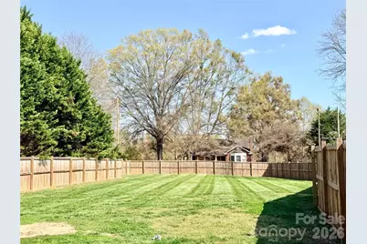 513 7th Street SW, Taylorsville, NC 28681 - Photo 3