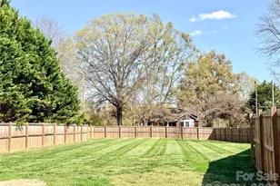 513 7th St SW, Taylorsville, NC 28681 - Photo 3