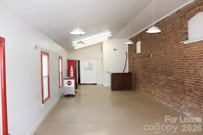 142 N Trade Avenue, Landrum, SC 29356 - Photo 9