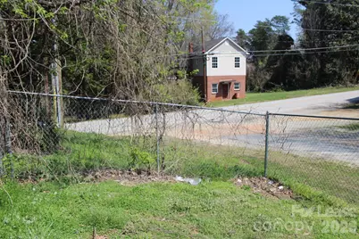 142 N Trade Avenue, Landrum, SC 29356 - Photo 19