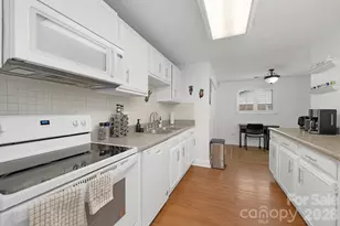 524 Regency Dr, Charlotte, NC 28211 - Photo 13