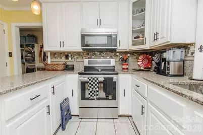 56 E Glenview Street, Marion, NC 28752 - Photo 9