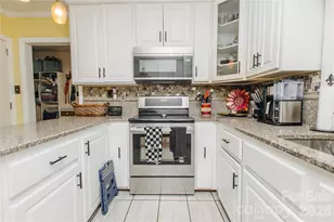 56 E Glenview St, Marion, NC 28752 - Photo 9