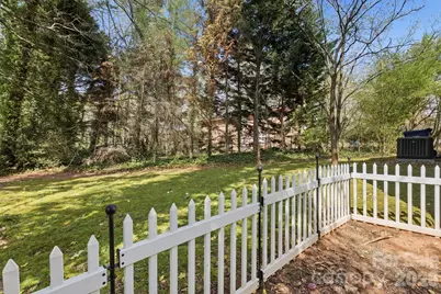 120 42nd Avenue Circle NE, Hickory, NC 28601 - Photo 9