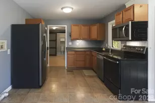 120 42nd Ave Cir NE, Hickory, NC 28601 - Photo 17