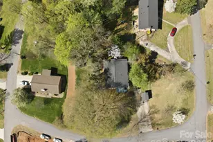 120 42nd Ave Cir NE, Hickory, NC 28601 - Photo 5