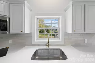 1104 Wood St, Albemarle, NC 28001 - Photo 7