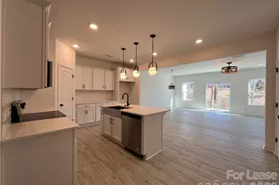 11031 Pagebrook Ln, Charlotte, NC 28214 - Photo 5