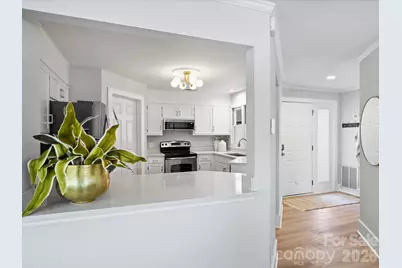 2719 Selwyn Avenue #11, Charlotte, NC 28209 - Photo 5