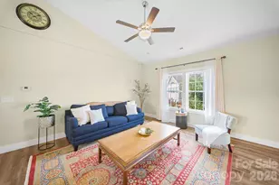 457 Riverwind Dr, Hendersonville, NC 28739 - Photo 5