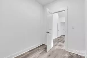 54 3rd Ave, Greenville, SC 29611 - Photo 17