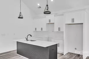 54 3rd Ave, Greenville, SC 29611 - Photo 7