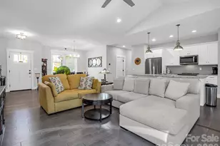 128 Shoeing Box Way, Hendersonville, NC 28792 - Photo 7