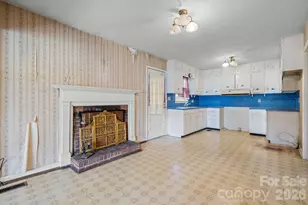 200 Hayes Ave, Hudson, NC 28638 - Photo 9