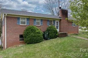 200 Hayes Ave, Hudson, NC 28638 - Photo 5