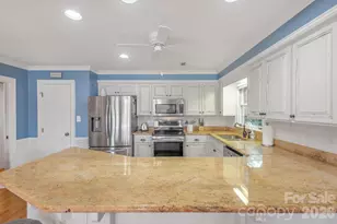 185 Willow Point Rd, Troutman, NC 28166 - Photo 5