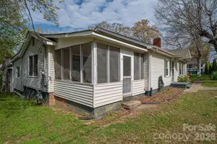 111 E Carlton St, Dallas, NC 28034 - Photo 9