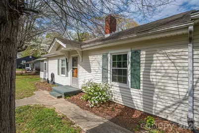 111 E Carlton Street, Dallas, NC 28034 - Photo 3