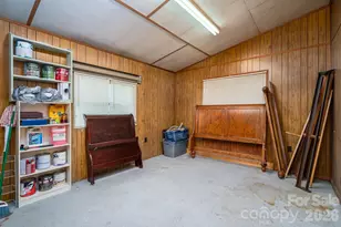 111 E Carlton St, Dallas, NC 28034 - Photo 35