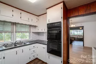 111 E Carlton St, Dallas, NC 28034 - Photo 17