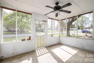 111 E Carlton St, Dallas, NC 28034 - Photo 33