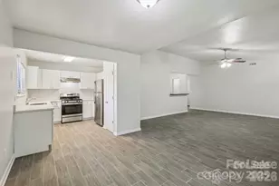 7030 Huntsmaster Dr, Charlotte, NC 28277 - Photo 9