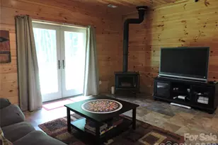 103 Chucks Ln, Bakersville, NC 28705 - Photo 17