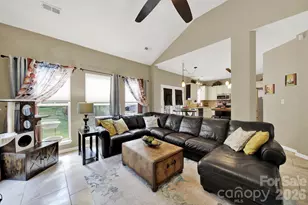 7221 Maitland Ln, Charlotte, NC 28215 - Photo 9