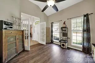 7221 Maitland Ln, Charlotte, NC 28215 - Photo 5