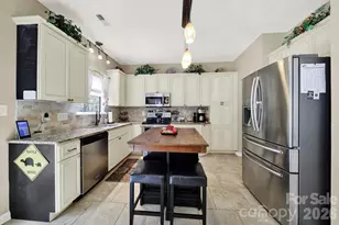 7221 Maitland Ln, Charlotte, NC 28215 - Photo 13