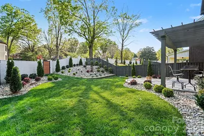 915 Laurel Creek Lane, Charlotte, NC 28211 - Photo 45