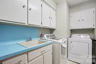 4027 Oakdale Rd, Charlotte, NC 28216 - Photo 29