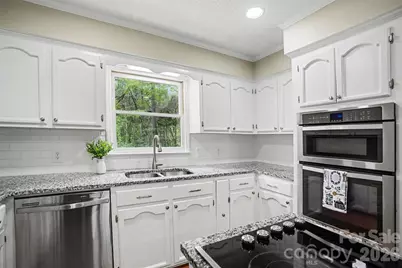 4027 Oakdale Road, Charlotte, NC 28216 - Photo 11