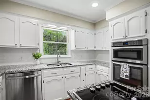 4027 Oakdale Rd, Charlotte, NC 28216 - Photo 11