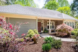 15610 Deerhaven Ct, Davidson, NC 28036 - Photo 5