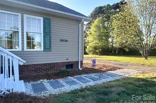 26024 Hobert Rd, Albemarle, NC 28001 - Photo 9