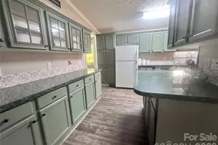 26024 Hobert Rd, Albemarle, NC 28001 - Photo 11