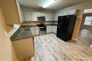 6632 Centerline Dr, Charlotte, NC 28278 - Photo 3