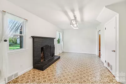 710 Heatherwood Drive, Hendersonville, NC 28792 - Photo 9