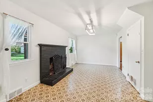 710 Heatherwood Dr, Hendersonville, NC 28792 - Photo 9