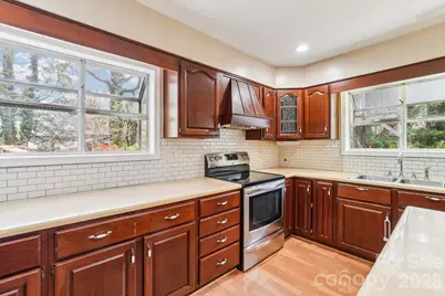 710 Heatherwood Drive, Hendersonville, NC 28792 - Photo 7